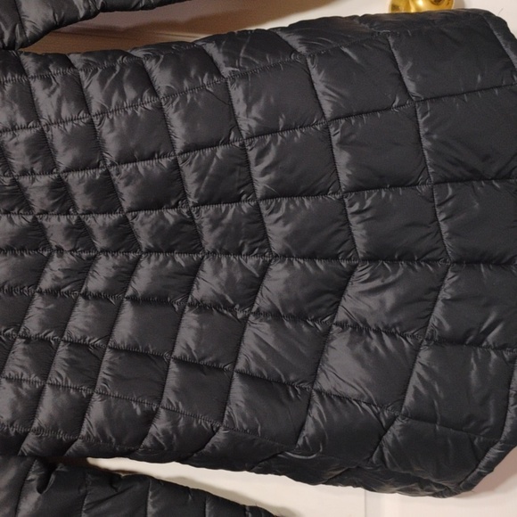 Reebok Quilted Thermal Lightweight Black Jacket With Hood - Picture 11 of 15